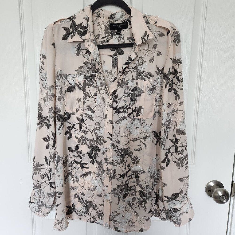 Banana Republic Button-Down long-sleeve Blouse Pink w/ Flowers Medium